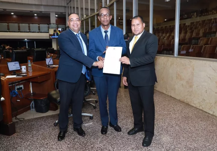 El artículo 1 del Anteproyecto de Ley, establece que de los resultados anuales del Canal de Panamá, el Ejecutivo asigne B/.500 millones; el 80% para el programa IVM y 20% al aumento de pensiones.