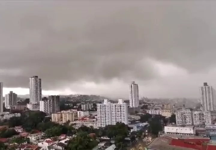 El mal tiempo ocasionó la interrupción en el suministro de la energía eléctrica en diversos puntos.