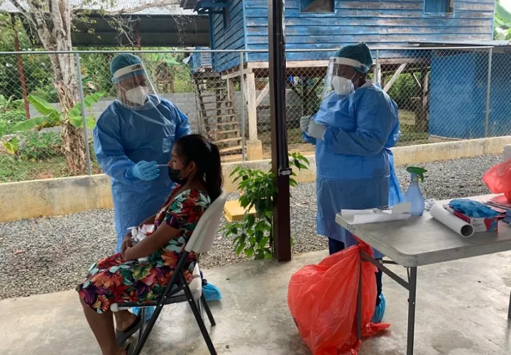 La prueba de hisopado se utiliza para diagnosticar a los pacientes contagiados con el Covid-19.