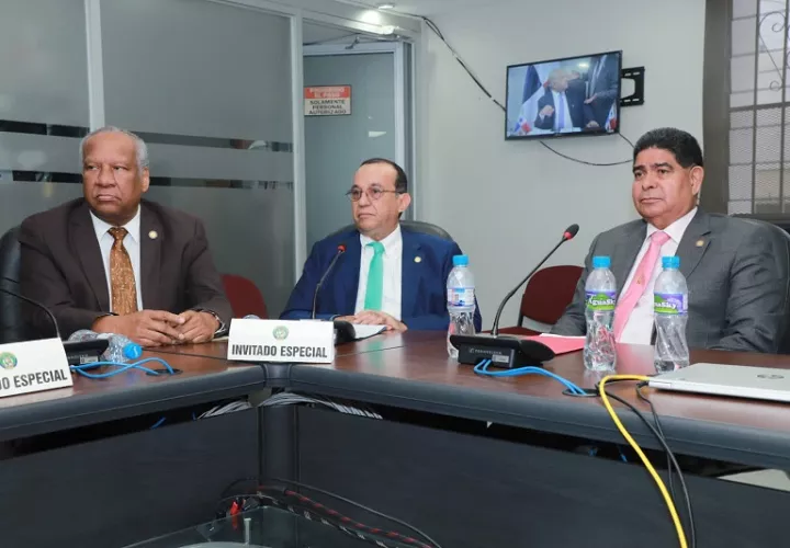 Un total de 16 instituciones sustentaron traslados de partidas y crédito adicional en la Comisión de Presupuesto.