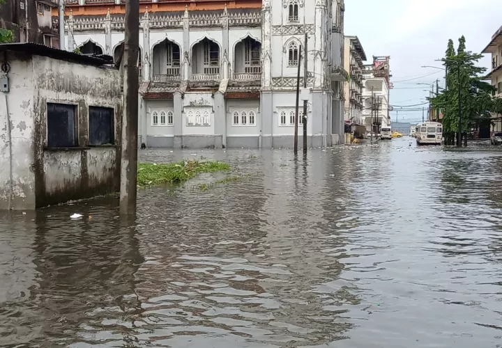 Así está el panorama en Colón por las lluvias.