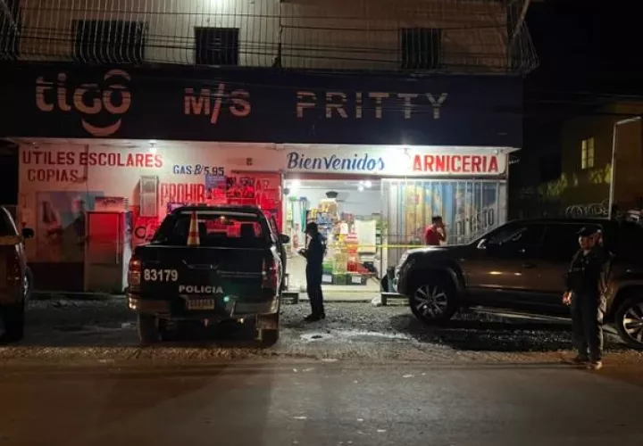 A este minisuper llegaron los delincuentes. Fotos: Pedro Batista. 