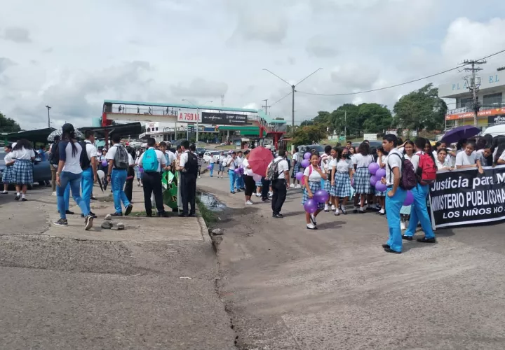 Piden respuestas por este caso al MP, Ministerio de Educación y Asamblea Nacional.