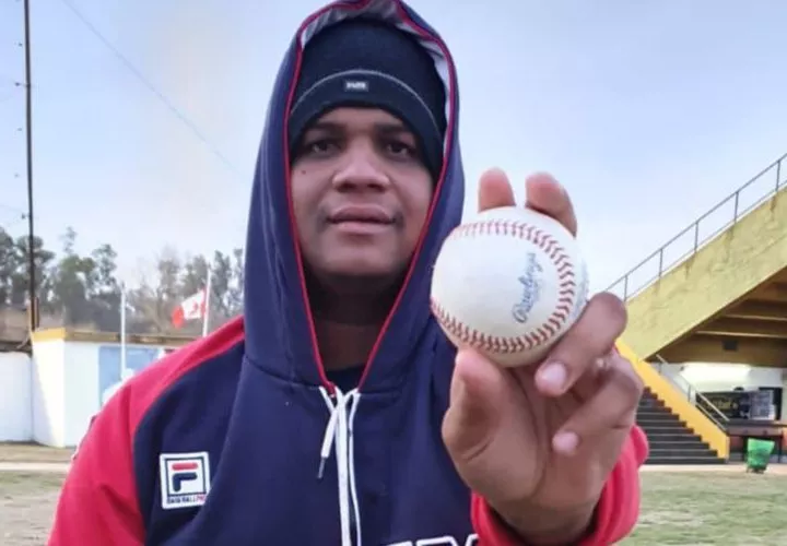 El izquierdo Luis Ramos será uno de los lanzadores de la Selección de Panamá de Béisbol para los Juegos Panamericanos. Foto: Fedebeis