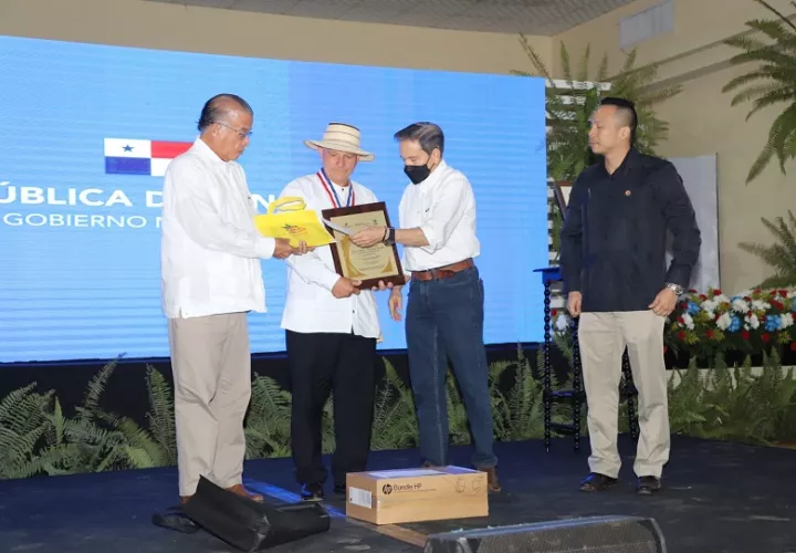 En el evento, los productores y profesionales destacados fueron escogidos a través de un concurso