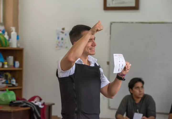 Candidatos votan con chalecos antibalas 