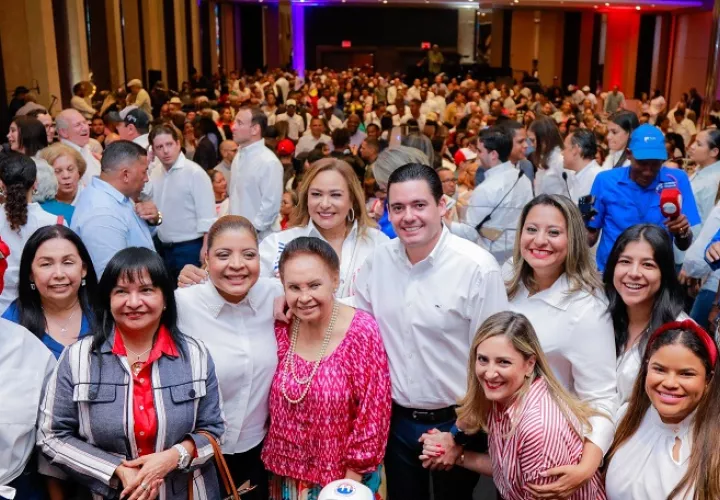 Candidato a la Presidencia de la República, Gaby Carrizo.