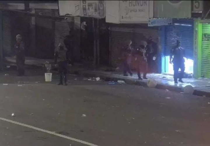 Los saqueadores fueron aprehendidos.