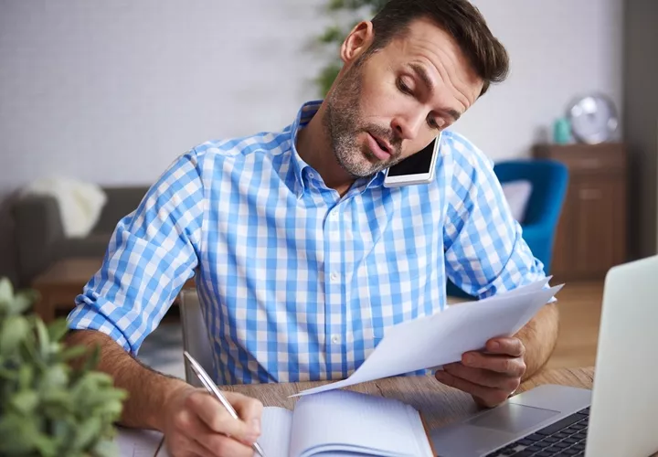 Algunas personas normalizan el estrés laboral causado por trabajar bajo presión. Foto ilustrativa / Freepik. 