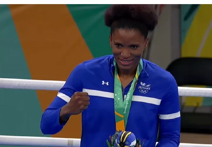 Atheyna Bylon, medallista de plata de la categoría de los 75 kilogramos.