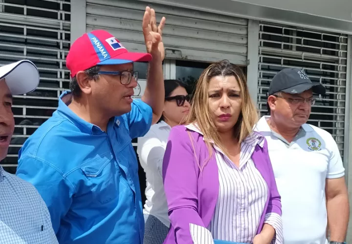 abogados litigantes informaron que en la Policía Nacional no se le dio el acceso a la asistencia a las personas aprehendidas.