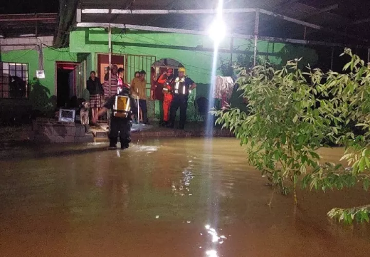 En total resultaron afectadas unas 15 viviendas.