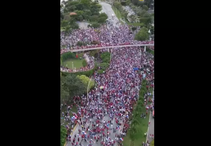  gran mancha carmesí.