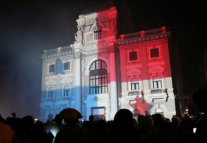 La versión número XXVIII del encendido de luces no va.