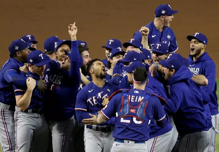 Los jugadores de los Rangers celebran la obtención del título. 