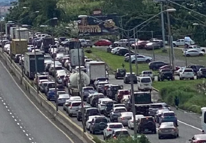 El presidente de Coel declaró que "se puede calcular que fácilmente las pérdidas en estos 23 días oscilan entre mil millones y 1.500 millones de dólares.