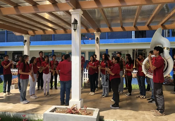 Los estudiantes practicaron fuertemente para cumplir con este compromiso y dejar el nombre de país en alto.