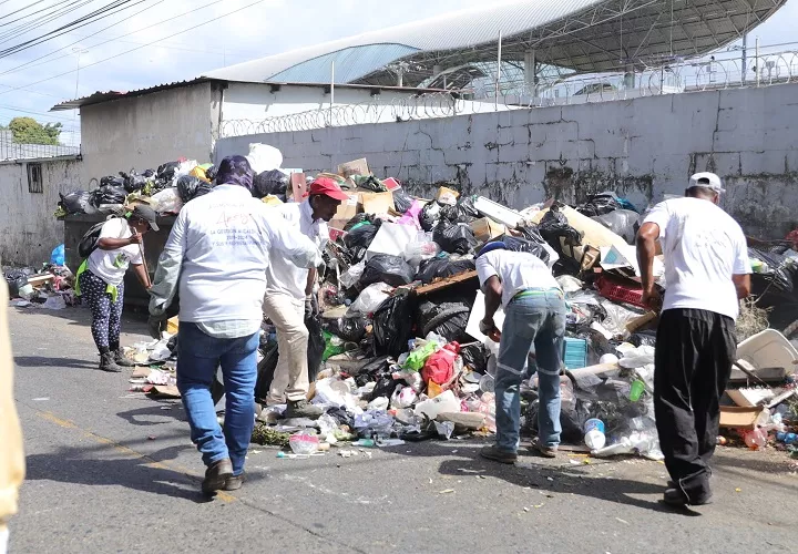 Este viernes se realizó un recorrido por el distrito.