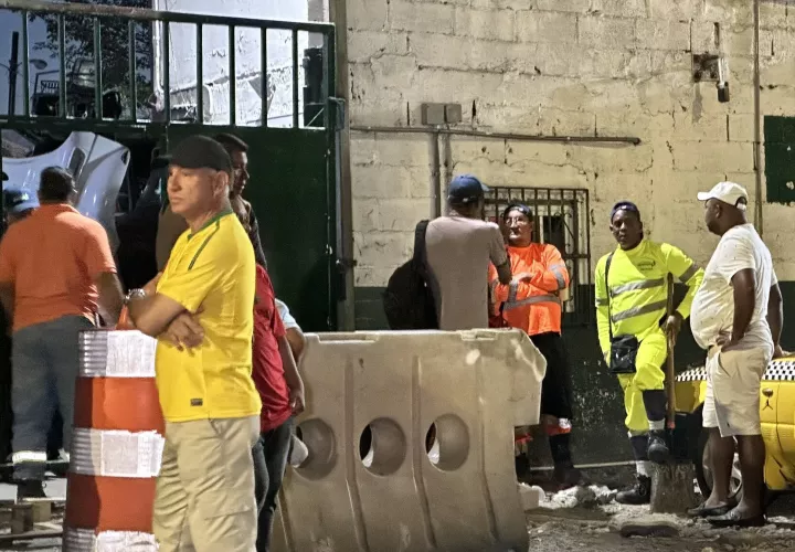 Los trabajadores se mantienen en las sede de Revisalud, ubicada en Milla 8.