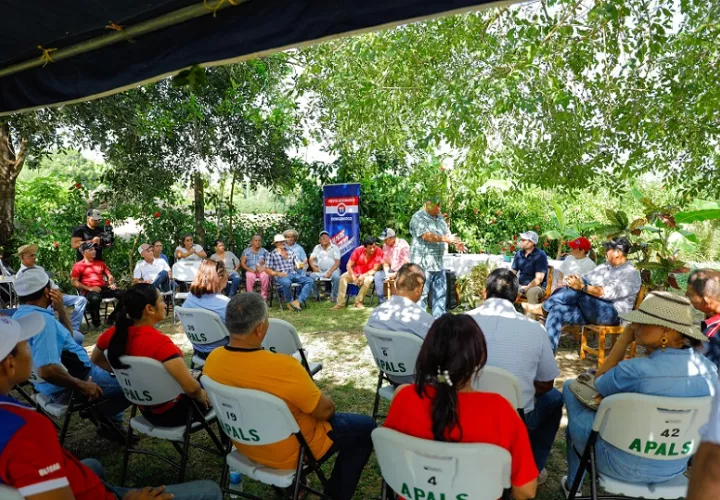 Conversatorio en los distritos de Pocrí y Tonosí, en Los Santos.