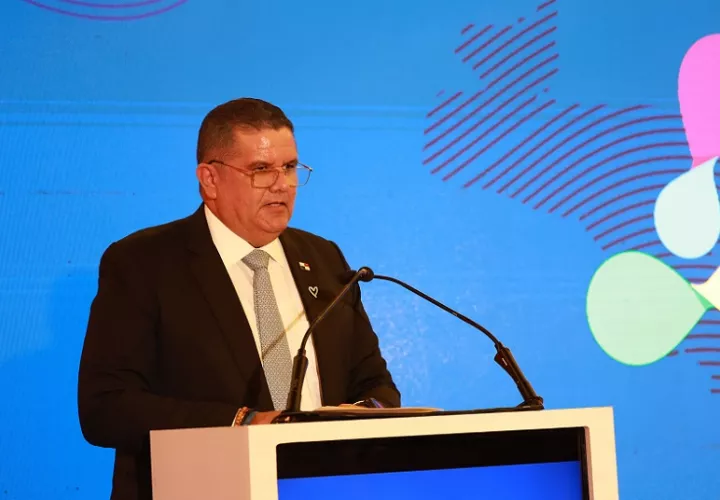 Ministro de Seguridad Pública, Juan M. Pino.