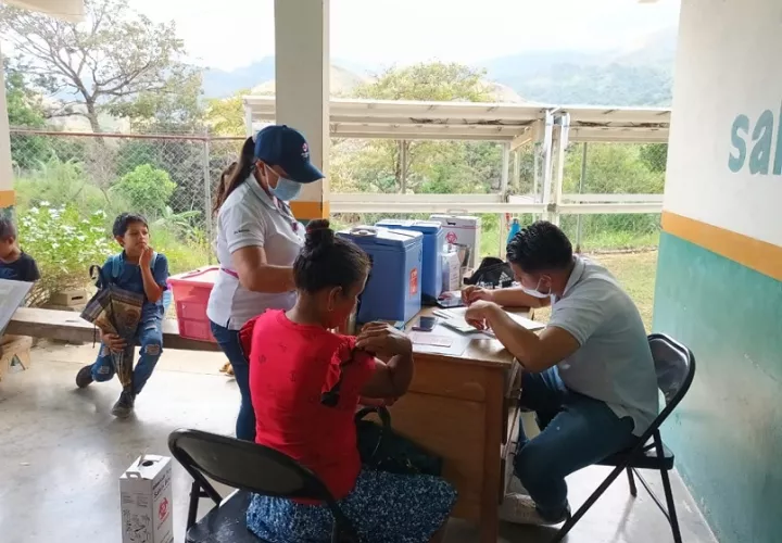  El proceso de inoculación contra la Covid-19 se sigue efectuando en las unidades ejecutoras de la CSS y del Minsa.