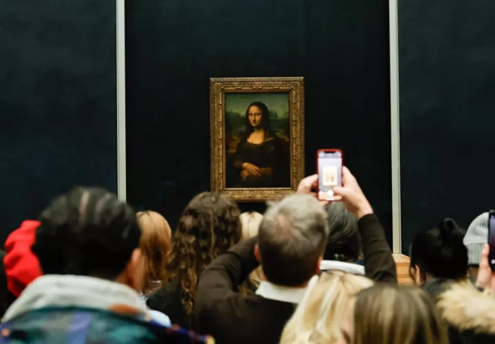 &#039;La Gioconda&#039; (siglo XVI), la obra maestra de Leonardo da Vinci expuesta en el Louvre. EFE / Archivo