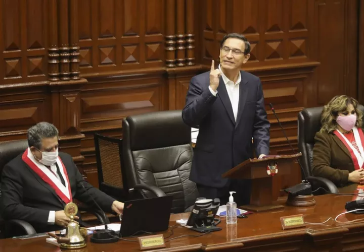 El expresidente de Per, Martín Vizcarra (c). EFE / Archivo