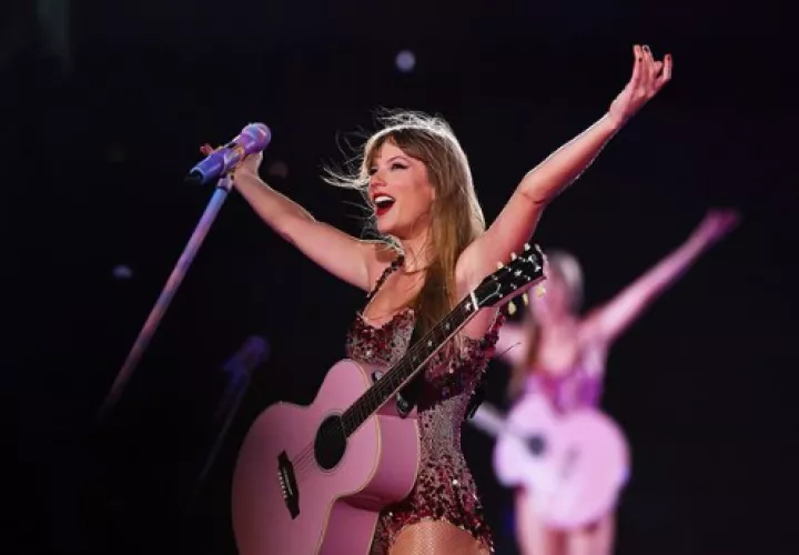 Taylor Swift mantiene una relación con Travis Kelce, Foto: Instagram