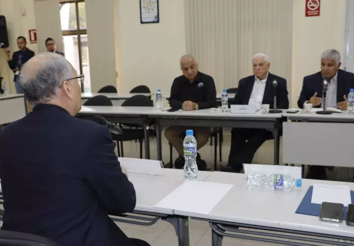 Martinelli, Mulino y Camacho.