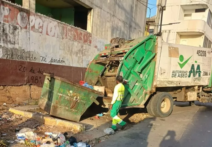 La AAUD también detalló que no pretende destituir personal.