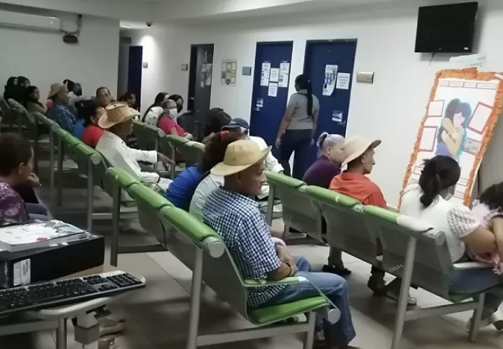 Los pacientes fueron atendidos en el Minsa-Capsi de Pedasí por dermatólogos idóneos y residentes.