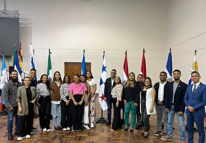 Delegación panameña que participa en el en séptimo Congreso Iberoamericano por la Vida y la Familia.