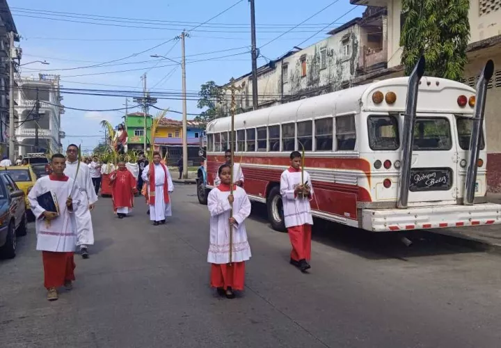 Domingo de Ramos en las calles de Colón.