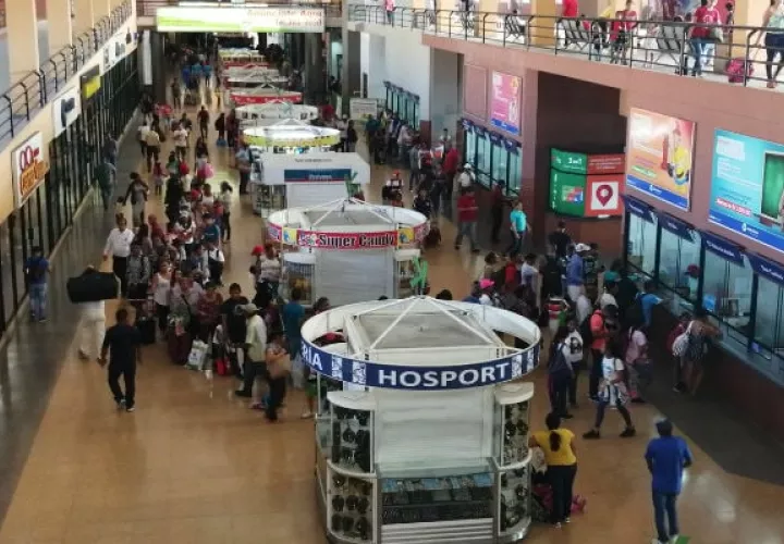 Movimiento de viajeros en terminal de transporte en Albrook. (Foto: Archivo)
