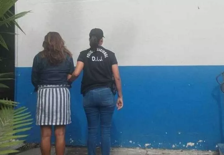La funcionaria fue aprehendida en la sede central del Mida.