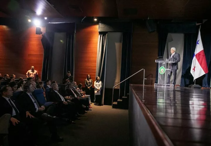 Presentan ante el cuerpo diplomático iniciativa del Canal Seco Multimodal de Trasbordo de Mercancías y su contribución al comercio mundial.