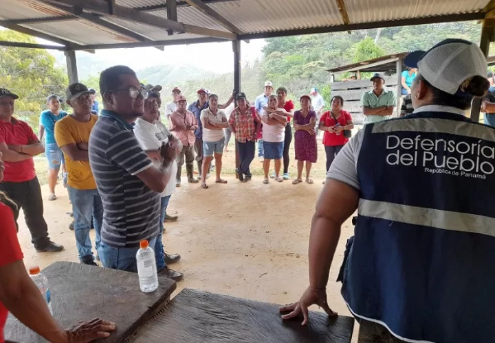 Residentes de la comunidad de Chararé temen ser desalojados de sus casas.
