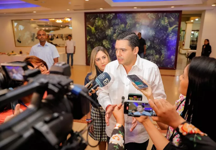 Candidato presidecial por la alianza PRD - Molirena, José Gabriel Carrizo.