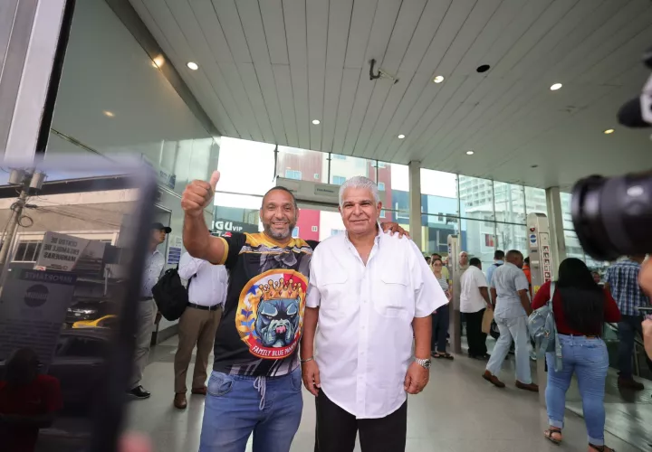 José Raúl Mulino en el metro