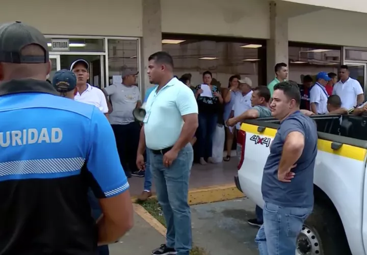 Proceso de traslado de personal del TE en zonas de acceso difícil. (Foto: Ilustrativa)