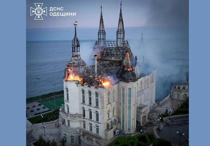 El 'castillo de Harry Potte'r está situado a orillas del mar Negro en el distrito turístico de Arcadia (Odesa), en Ucrania. EFE