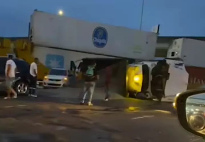 Escena del accidente de tránsito sin víctimas fatales.