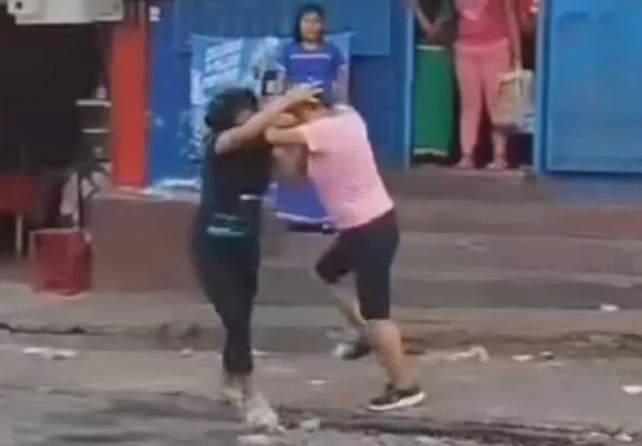 Escena del la pelea entre mujeres.   