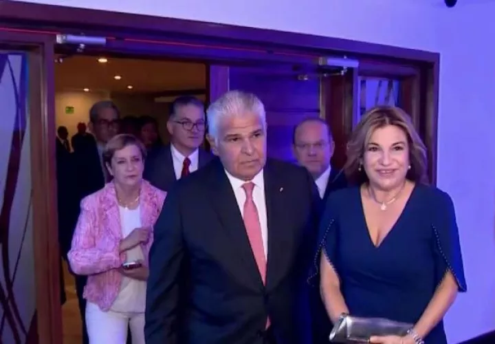 El presidente José Raúl Mulino llega a la toma de posesión de la nueva junta directiva de la Cámara de Comercio 