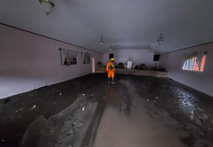 Introducción de agua en viviendas y locales.