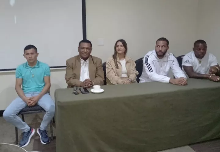 Conferencia de prensa de la cartilla 'Camino de Campeones', en tributo a Ismael Laguna. Foto: Joel González