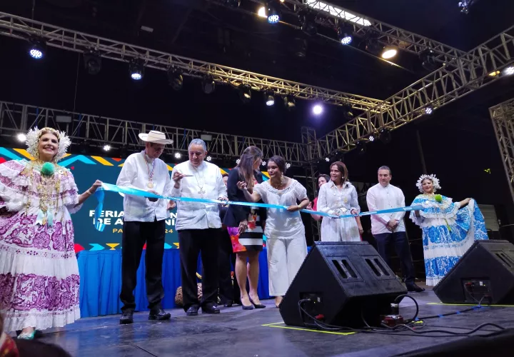 Inauguración de la Feria Nacional de Artesanías.