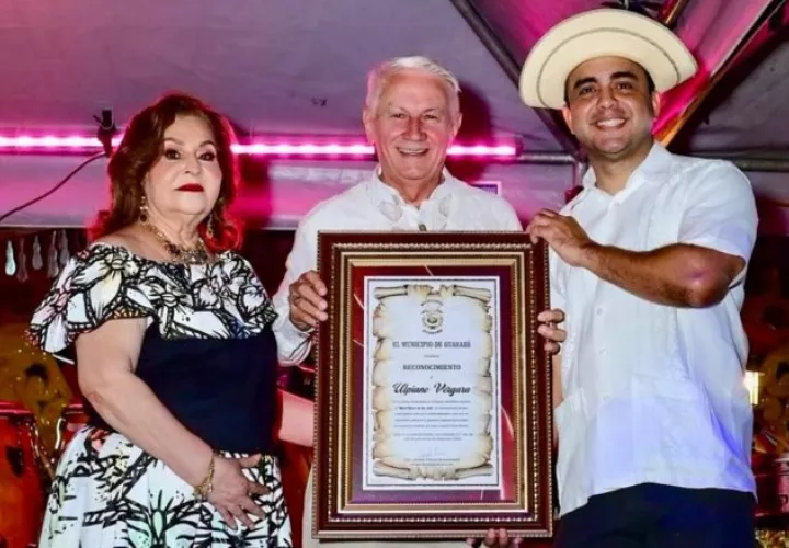 Rinden homenaje a Ulpiano Vergara. Foto: Cortesía