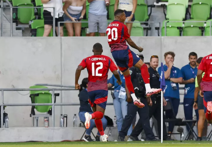 El delantero de Costa Rica Josimar Alcocer (d) en la Copa América 2024. EFE